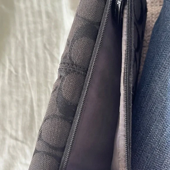 Coach lot - Picture 4 of 12